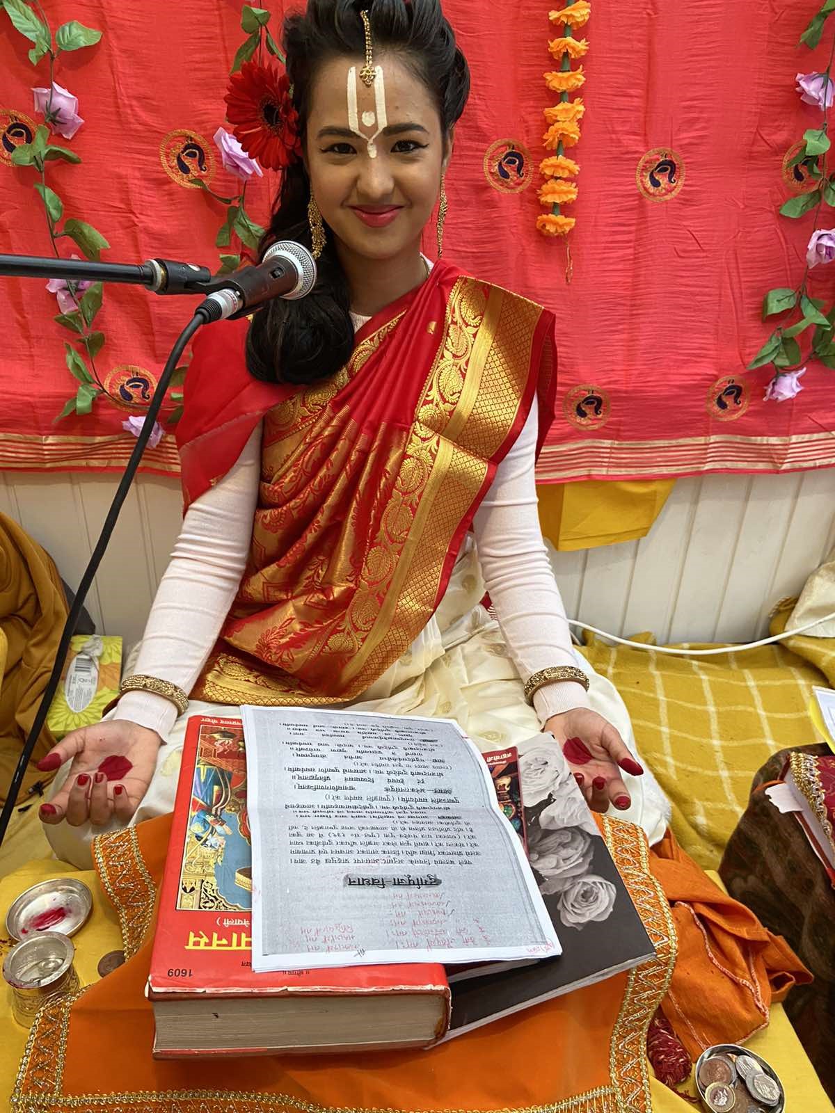 (सुश्री चन्द्रकला सखी-प्रमुख व्याश)