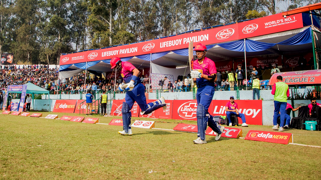 पाँच ओभरमा युएईले १ विकेट गुमाउँदै ४३ रन बनायो
