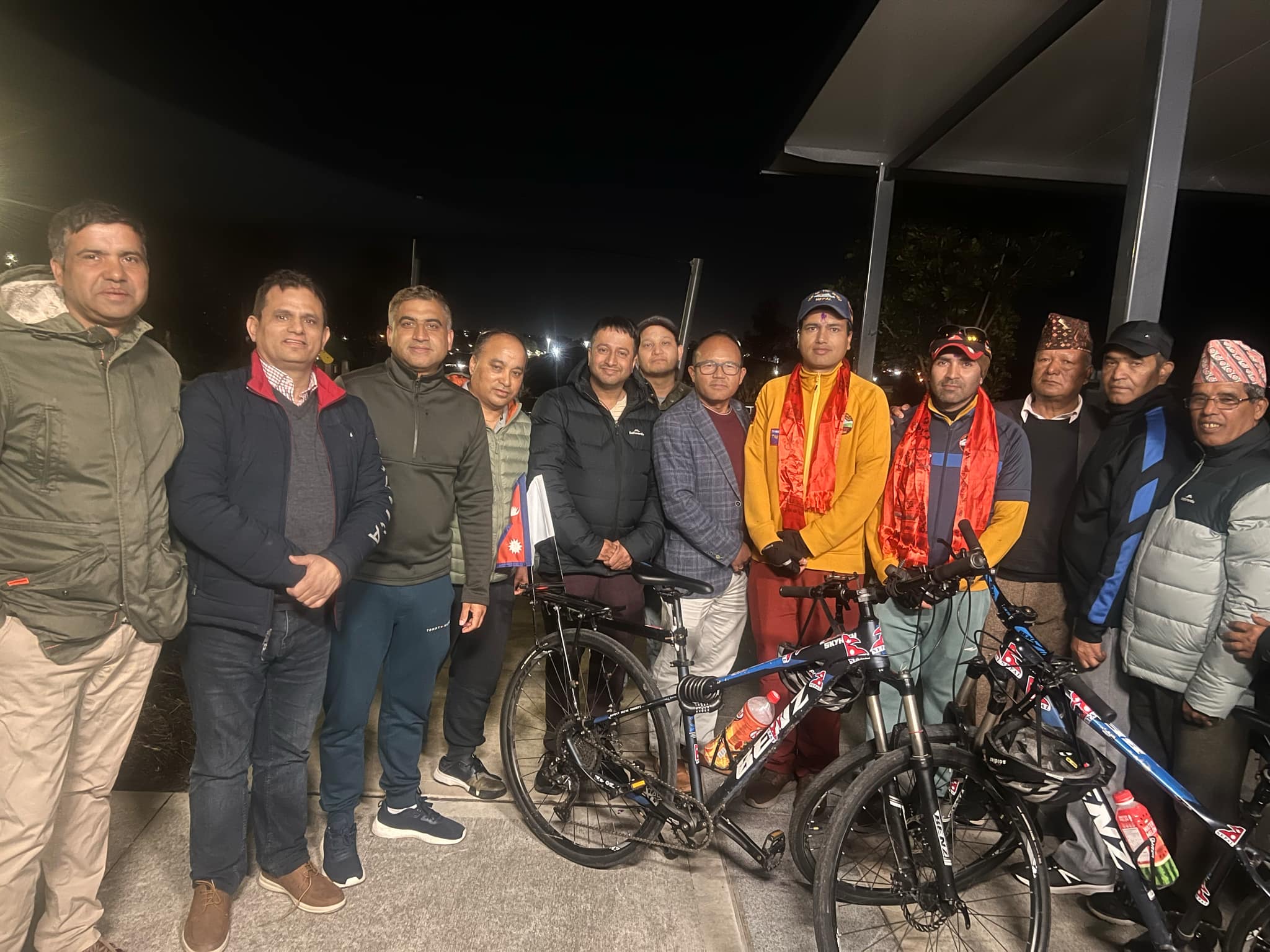 साउथ वेष्ट नेपलिज कम्युनिटीले गर्यो विश्व साईकल यात्रीलाई सिड्नीमा स्वागत