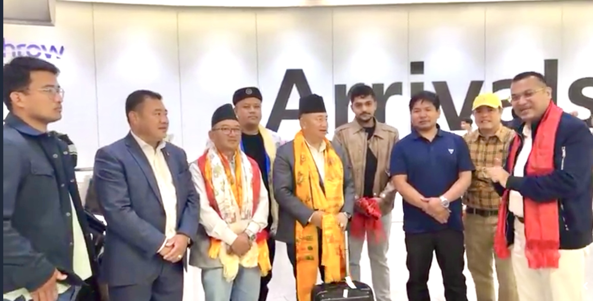 लण्डन आइपुगे धादिङ–नुवाकोट समाज यूकेको बार्षिक कार्यक्रमका प्रमुख अतिथि मुख्यमन्त्री बहादुर सिंह लामा विमानस्थलमा भयो भब्य स्वागत