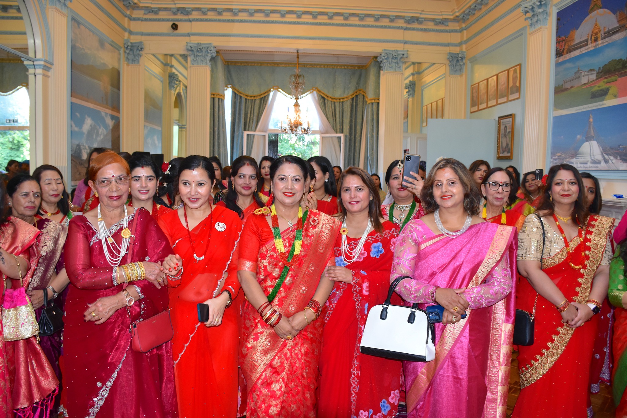 लन्डन दूतावासमा तीज विशेष कार्यक्रम,गायिका कोमल वलीको सांगीतिक प्रस्तुति(फोटो फिचर)