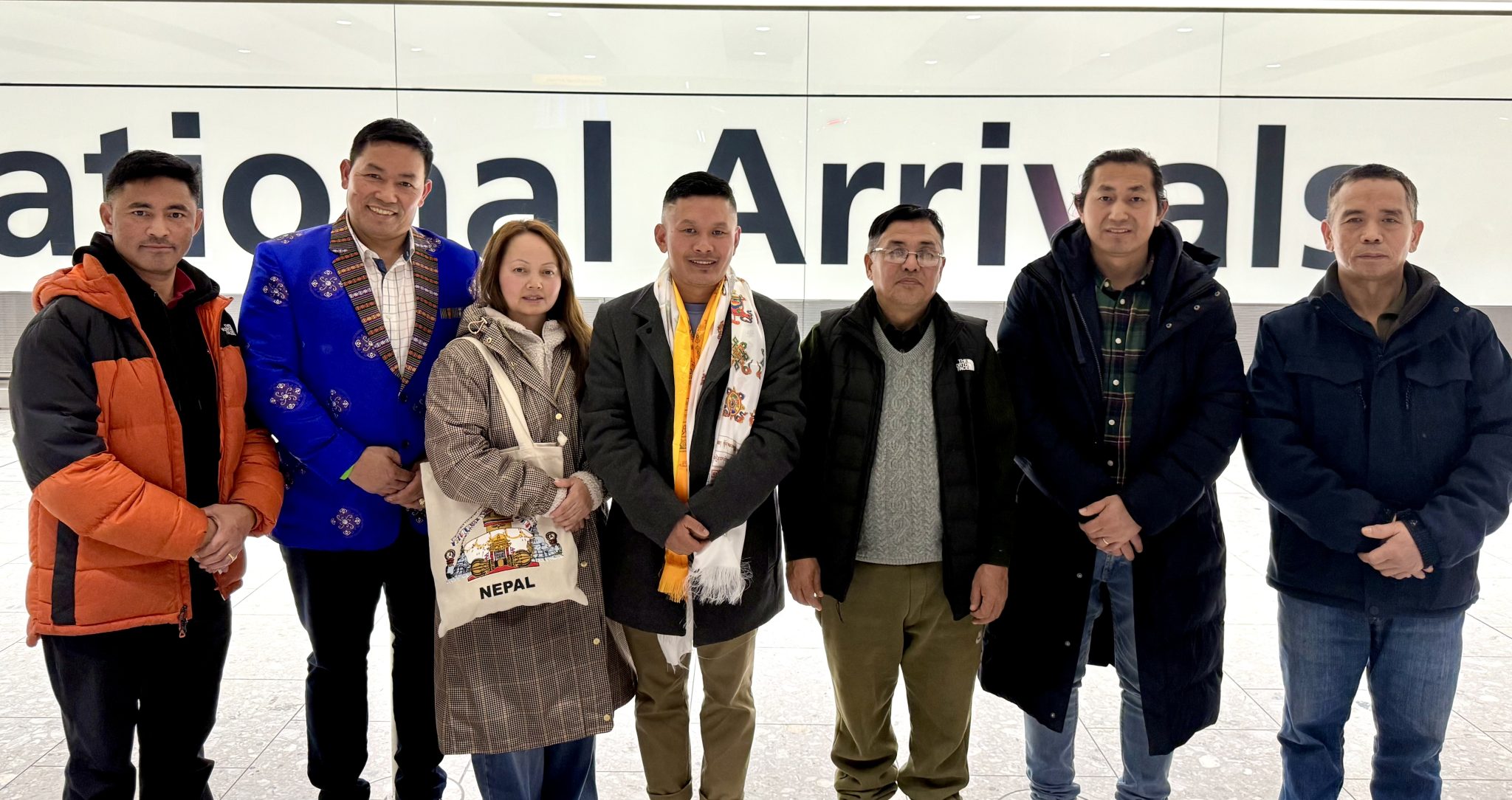 लन्डन आइपुगे तामाङ घेदुङ यूके केन्द्रिय समितिको ल्होछारमा बबाल प्रस्तुति दिन चर्चित गायक अविनाश घिसिङ