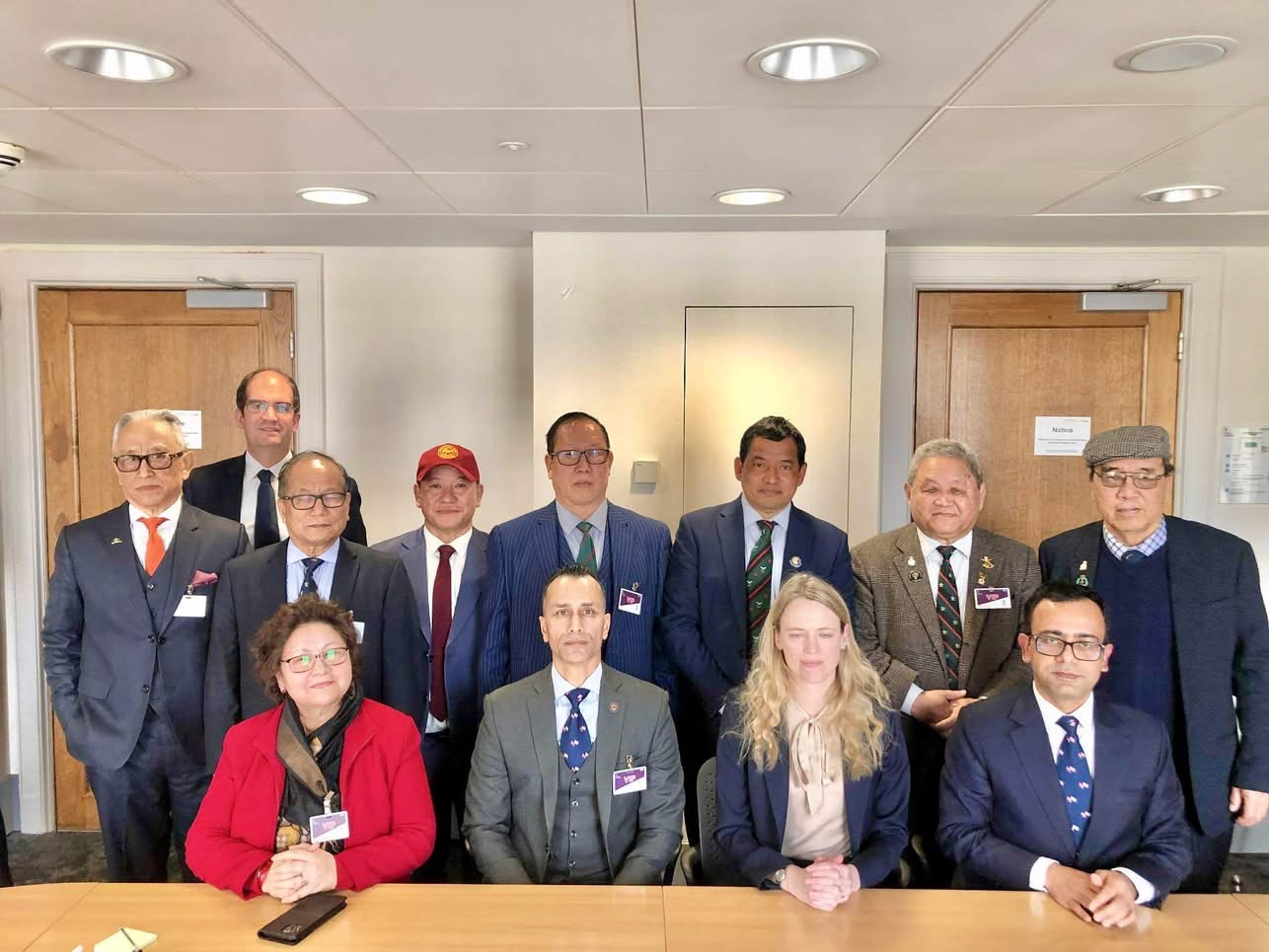 भूतपूर्व  गोर्खाका मागबारे ३ घण्टा बेलायती रक्षा मन्त्रालयमा त्रिपक्षीय वार्ता